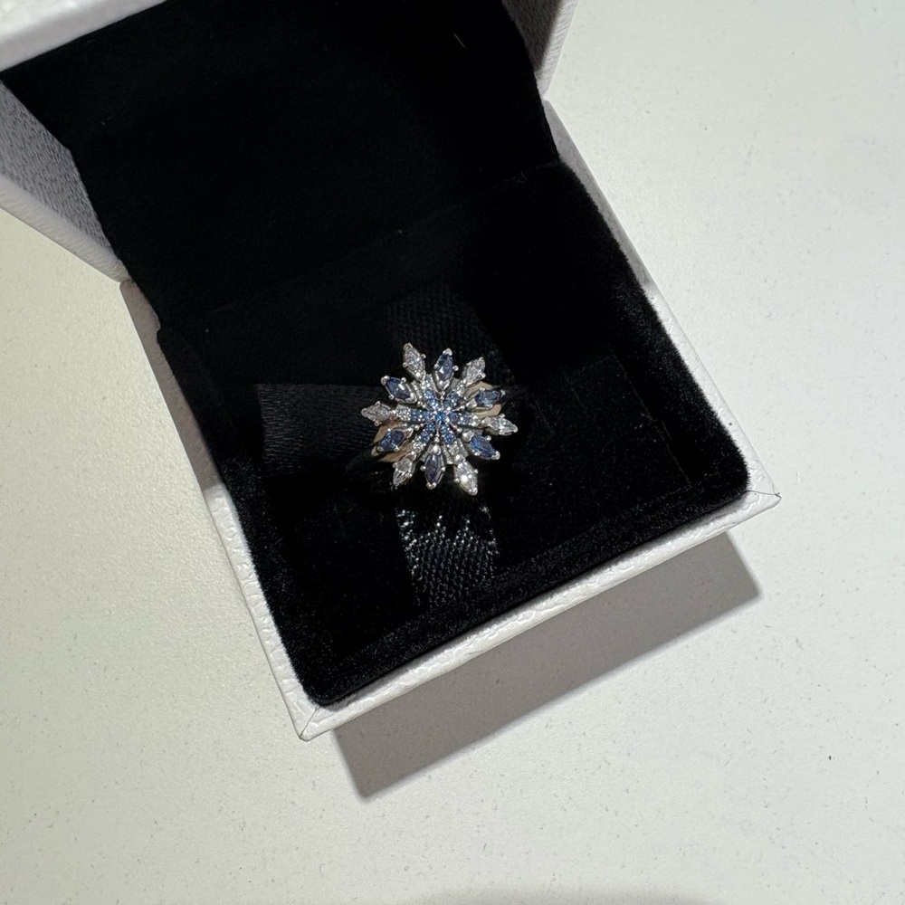 Pandora  Snowflake CZ Ring - Picture 5 of 9